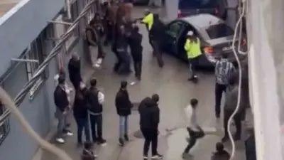 Bursa’da sivil trafik ekiplerinin dur ihtarına uymayan otomobil kaçmaya başladı.