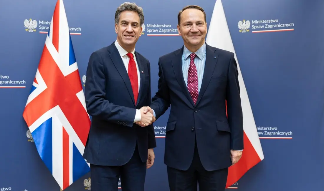 Polonya Dışişleri Bakanı Radoslaw Sikorski, İngiliz mevkidaşı Ed Miliband ile
