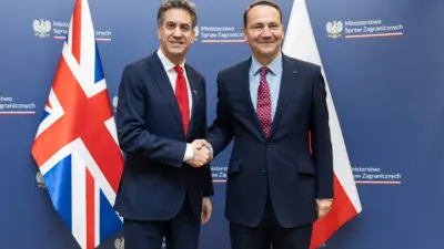 Polonya Dışişleri Bakanı Radoslaw Sikorski, İngiliz mevkidaşı Ed Miliband ile