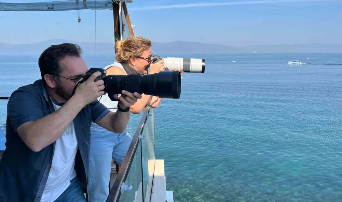 Bursa’da SOLOTÜRK gösterisini izlemek isteyen vatandaşlar şehir merkezinden Mudanya’ya akın