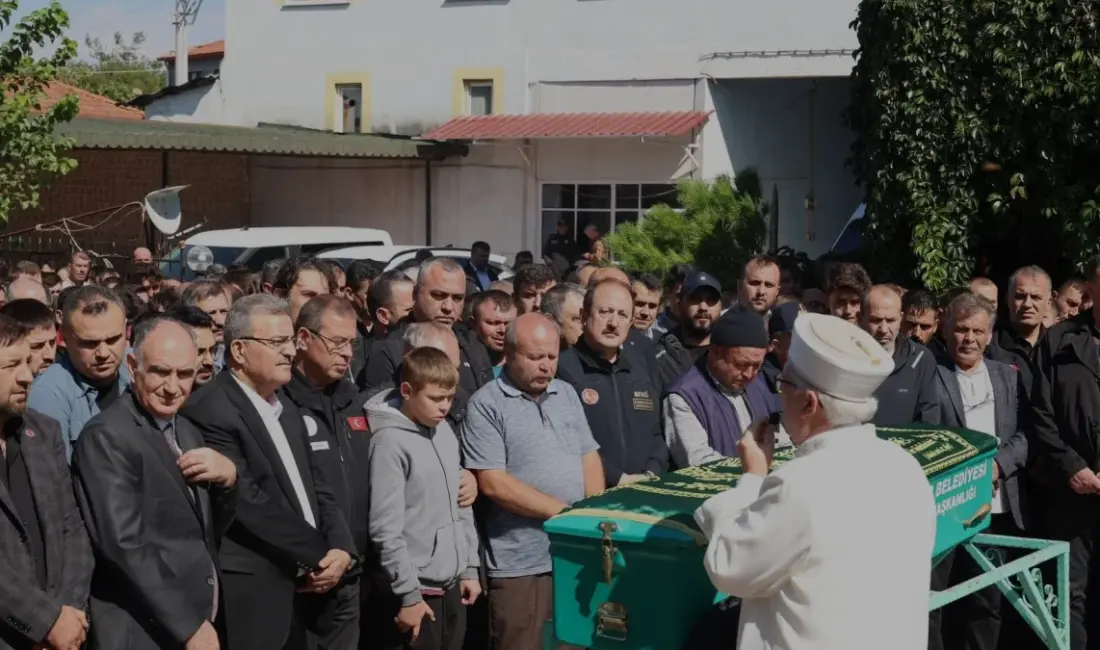 Soma'da meydana gelen maden göçüğünde hayatını kaybeden işçiler, düzenlenen törenlerle
