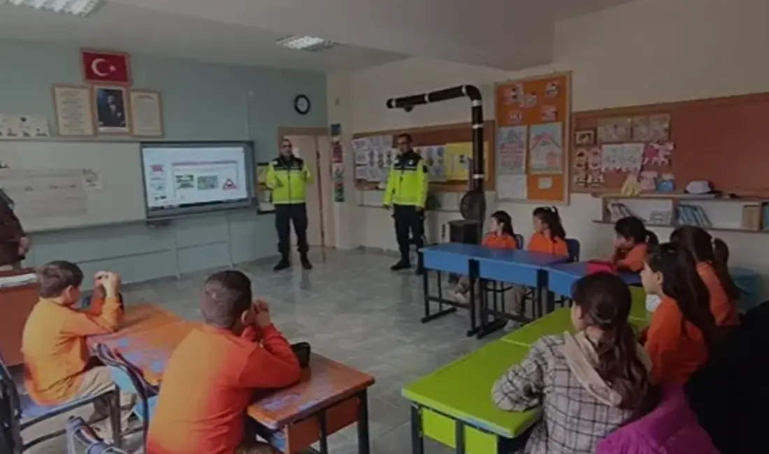 Tokat İl Jandarma Komutanlığı, sorumluluk bölgesindeki okullarda eğitim ortamının güvenliğini