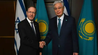 Kazakistan Cumhurbaşkanı Kasım Cömert Tokayev, Azerbaycan’ın başkenti Bakü’de İsrail Cumhurbaşkanı