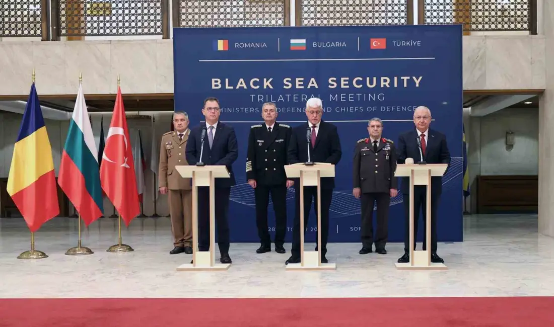 Bulgaristan, Romanya ve Türkiye savunma bakanları, Karadeniz’deki ticari gemilere yönelik