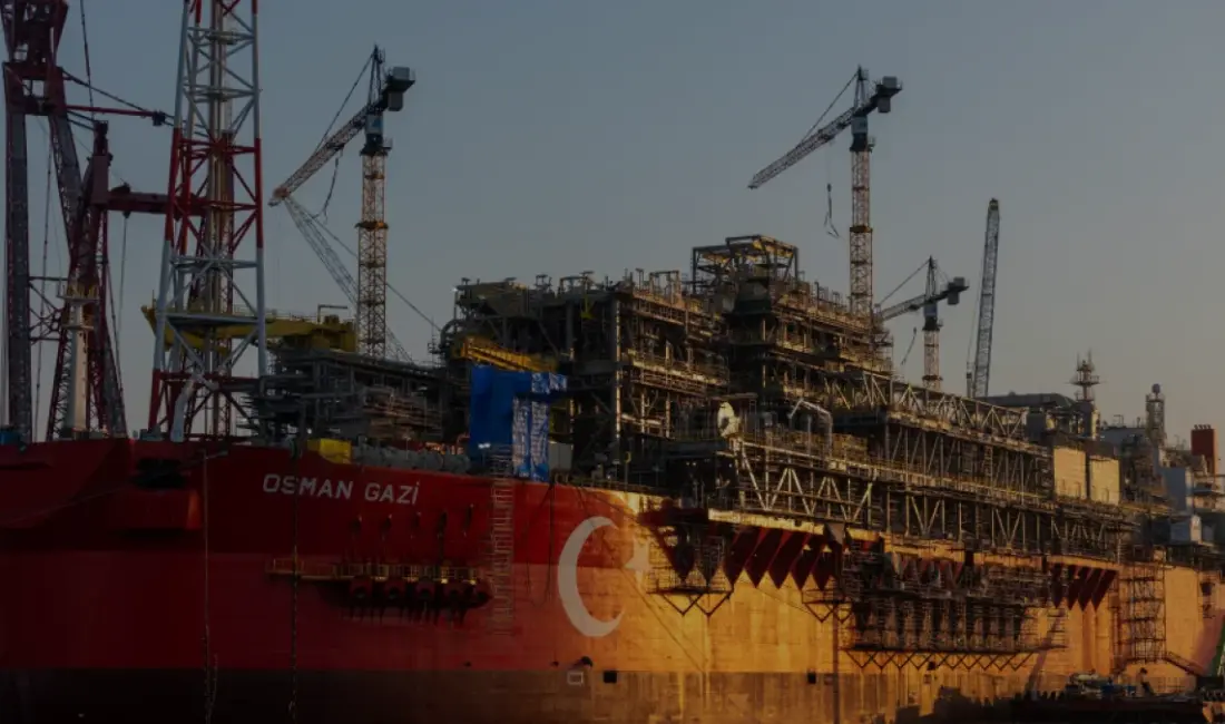 Türkiye'nin ilk yüzer üretim platformu Osman Gazi, Karadeniz'deki görevine başladı.