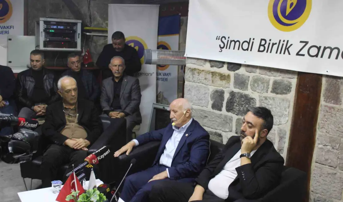 Birlik Vakfı Kayseri Şubesi tarafından düzenlenen konferansa konuşmacı olarak katılan